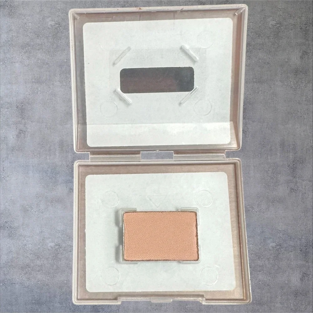 Mary Kay Mineral Eye Color Silky Caramel 013023 .05 oz Matte‎ Tan Eyeshadow